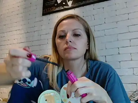 Snapshot of Angel_girllovemy chatting on 10.02.25 Angel girllovemy online show from 10.02.25