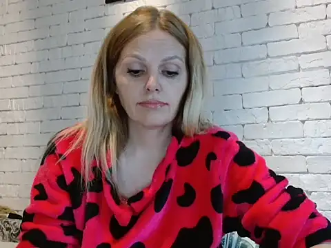 Snapshot of Angel_girllovemy chatting on 10.08.25 Angel girllovemy online show from 10.08.25
