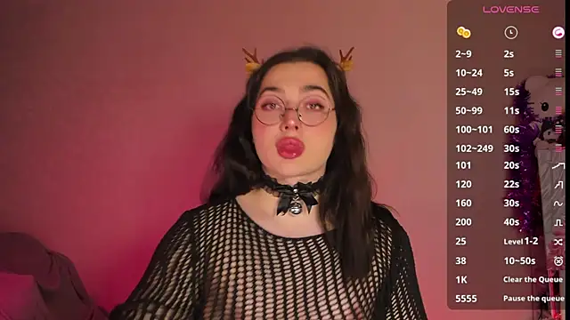 YsabellViveris online show from 12.23.24