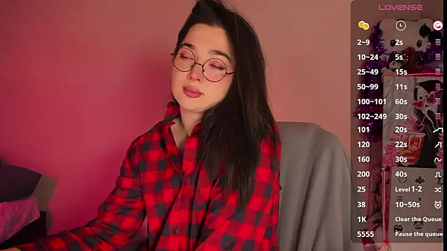 YsabellViveris online show from 12.28.24