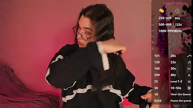 YsabellViveris online show from 01.05.25