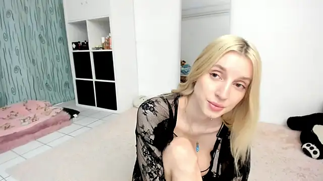 Snapshot of KenzieDawton chatting on 06.07.26 KenzieDawton online show from 06.07.26
