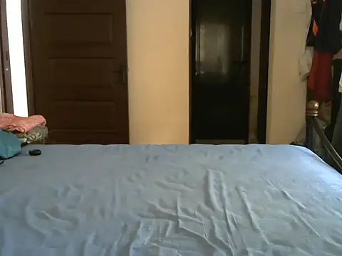 Snapshot of Slim_India chatting on 03.18.26 Slim India online show from 03.18.26