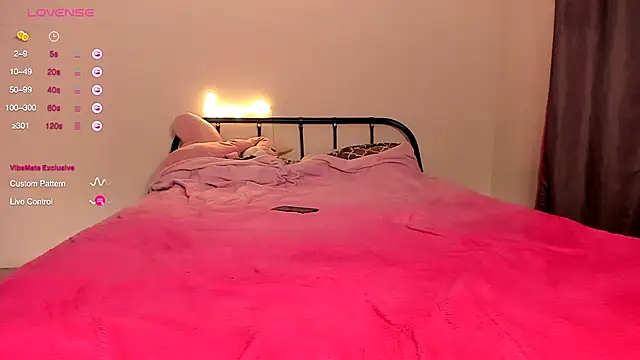 Snapshot of Milena_joline chatting on 12.05.25 Milena joline online show from 12.05.25