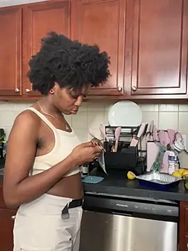 mochamimi online show from 10.25.25