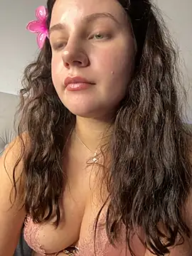 Snapshot of likaxxx chatting on 12.06.24 likaxxx online show from 12.06.24