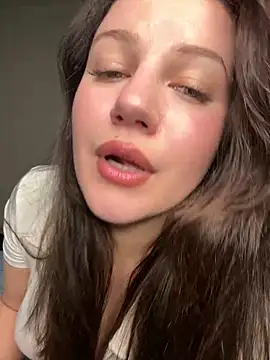 Snapshot of likaxxx chatting on 03.20.25 likaxxx online show from 03.20.25