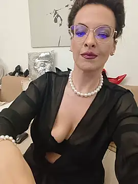 Snapshot of RebeccaNoble chatting on 05.20.26 RebeccaNoble online show from 05.20.26