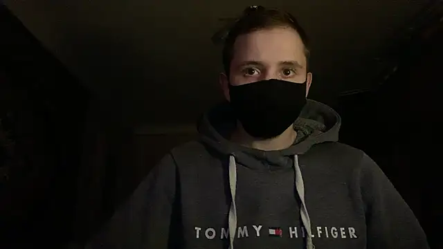 Snapshot of sweaticeboy chatting on 10.25.25 sweaticeboy online show from 10.25.25