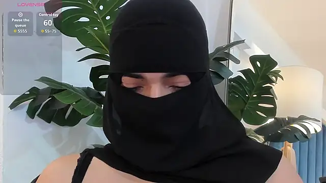 Snapshot of radiagazali chatting on 10.29.25 radiagazali online show from 10.29.25