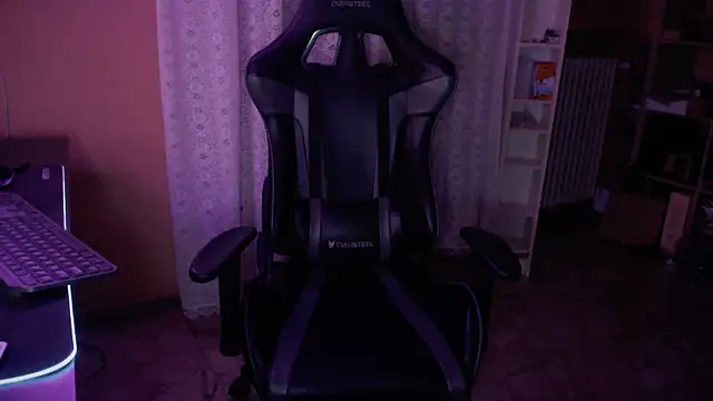 Snapshot of fernan_redsxxx chatting on 12.24.24 fernan redsxxx online show from 12.24.24