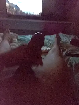 Snapshot of Kira-san chatting on 11.24.25 Kira-san online show from 11.24.25