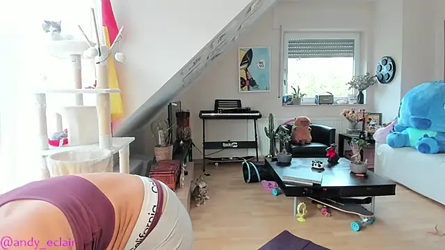 Snapshot of tinny_williams chatting on 10.13.25 tinny williams online show from 10.13.25