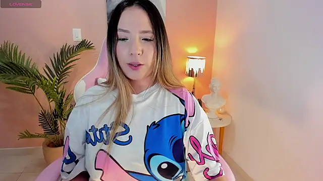 Snapshot of HannaMiller_1 chatting on 01.10.26 HannaMiller 1 online show from 01.10.26