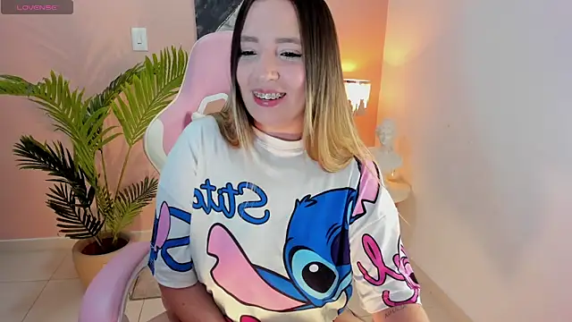 Snapshot of HannaMiller_1 chatting on 02.11.26 HannaMiller 1 online show from 02.11.26