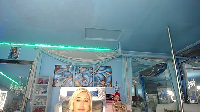 ADRIANNA FOX online show from 02.04.26