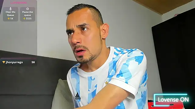 jhonyalzate2 online show from 02.18.26