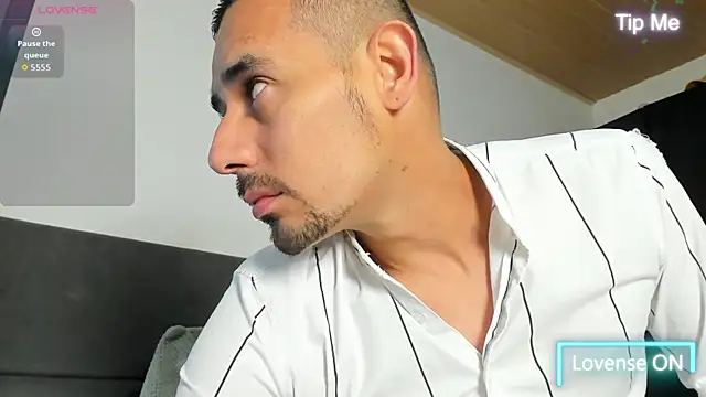 jhonyalzate2 online show from 04.28.26