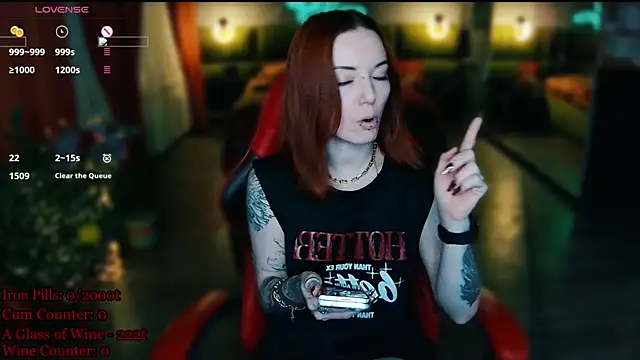 Snapshot of MaxPhoenixx chatting on 04.28.26 MaxPhoenixx online show from 04.28.26