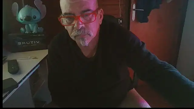 Snapshot of 0oscar_xxx chatting on 09.29.25 0oscar xxx online show from 09.29.25