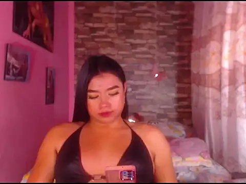 Snapshot of katrinawillff chatting on 02.18.25 katrinawillff online show from 02.18.25