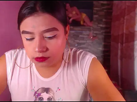 Snapshot of katrinawillff chatting on 11.25.25 katrinawillff online show from 11.25.25