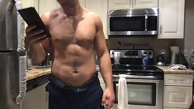 Snapshot of BigGuyMuscle chatting on 06.08.26 BigGuyMuscle online show from 06.08.26