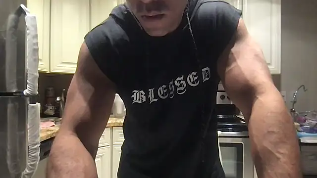 Snapshot of BigGuyMuscle chatting on 06.20.26 BigGuyMuscle online show from 06.20.26