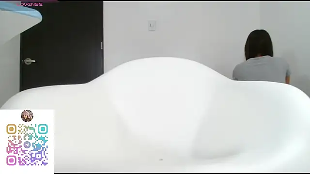 Betsy Thonson online show from 03.21.25