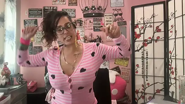 latinacubana online show from 02.14.25