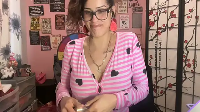 latinacubana online show from 02.15.25