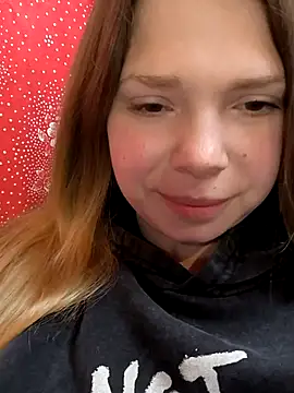 Zuli Kiska online show from 04.25.26