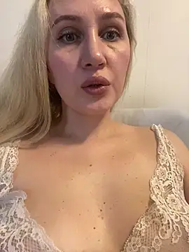 YourBlondee online show from 01.22.25