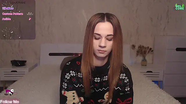 Snapshot of ItsAlisia chatting on 02.12.25 ItsAlisia online show from 02.12.25