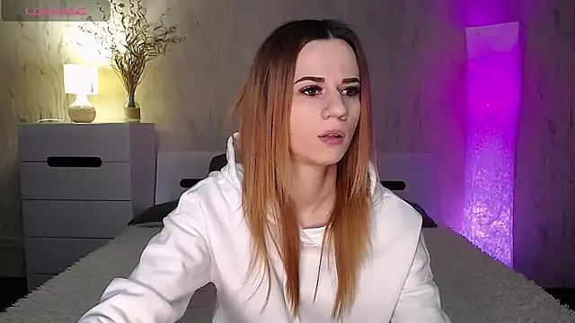 Snapshot of ItsAlisia chatting on 02.15.25 ItsAlisia online show from 02.15.25