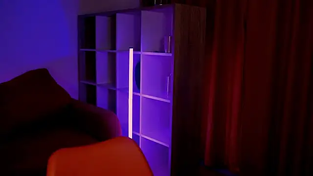 Snapshot of ItsAlisia chatting on 09.16.25 ItsAlisia online show from 09.16.25