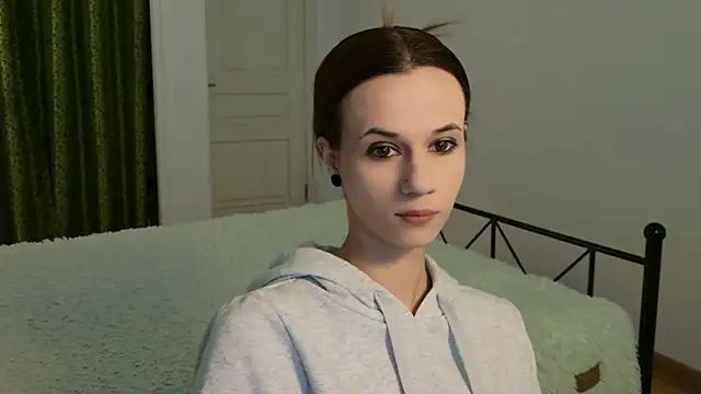 Snapshot of ItsAlisia chatting on 09.28.25 ItsAlisia online show from 09.28.25