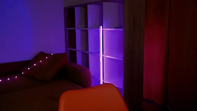 Snapshot of ItsAlisia chatting on 10.03.25 ItsAlisia online show from 10.03.25