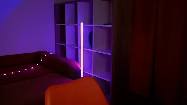 Snapshot of ItsAlisia chatting on 10.05.25 ItsAlisia online show from 10.05.25