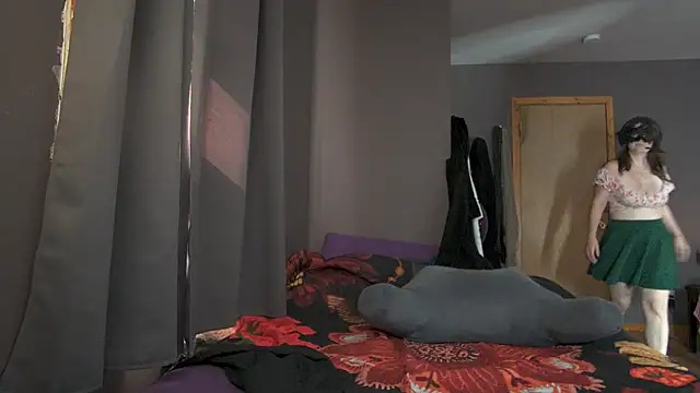 Snapshot of missteriousbelle chatting on 09.23.25 missteriousbelle online show from 09.23.25