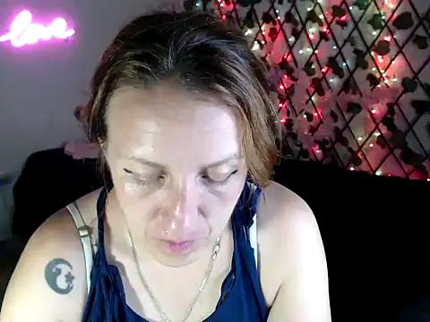Snapshot of kittykalor09 chatting on 05.21.26 kittykalor09 online show from 05.21.26
