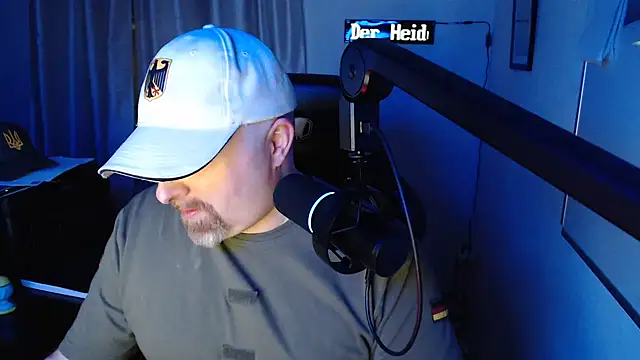 Snapshot of DerPornoPete chatting on 12.08.24 DerPornoPete online show from 12.08.24