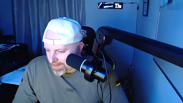 Snapshot of DerPornoPete chatting on 12.27.24 DerPornoPete online show from 12.27.24