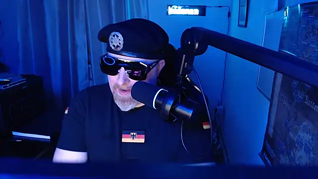 Snapshot of DerPornoPete chatting on 03.15.25 DerPornoPete online show from 03.15.25