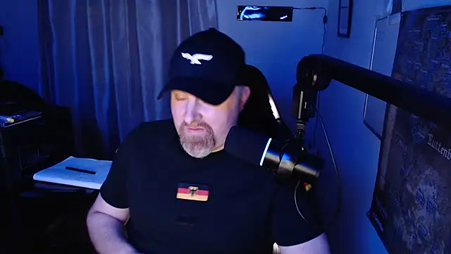 Snapshot of DerPornoPete chatting on 03.20.25 DerPornoPete online show from 03.20.25