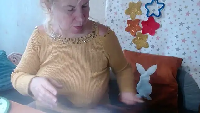 QueenLana online show from 10.24.25