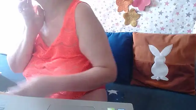 Snapshot of QueenLana chatting on 07.12.26 QueenLana online show from 07.12.26