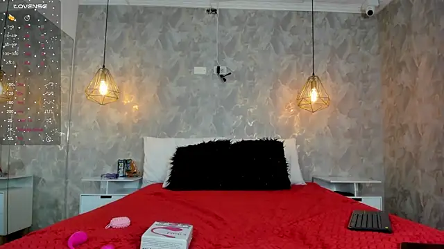 danaythamara1 online show from 09.12.25