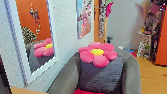 Snapshot of marie_marie03 chatting on 03.05.25 marie marie03 online show from 03.05.25