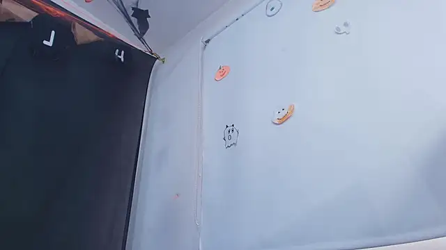 timkerbell  online show from 11.04.25